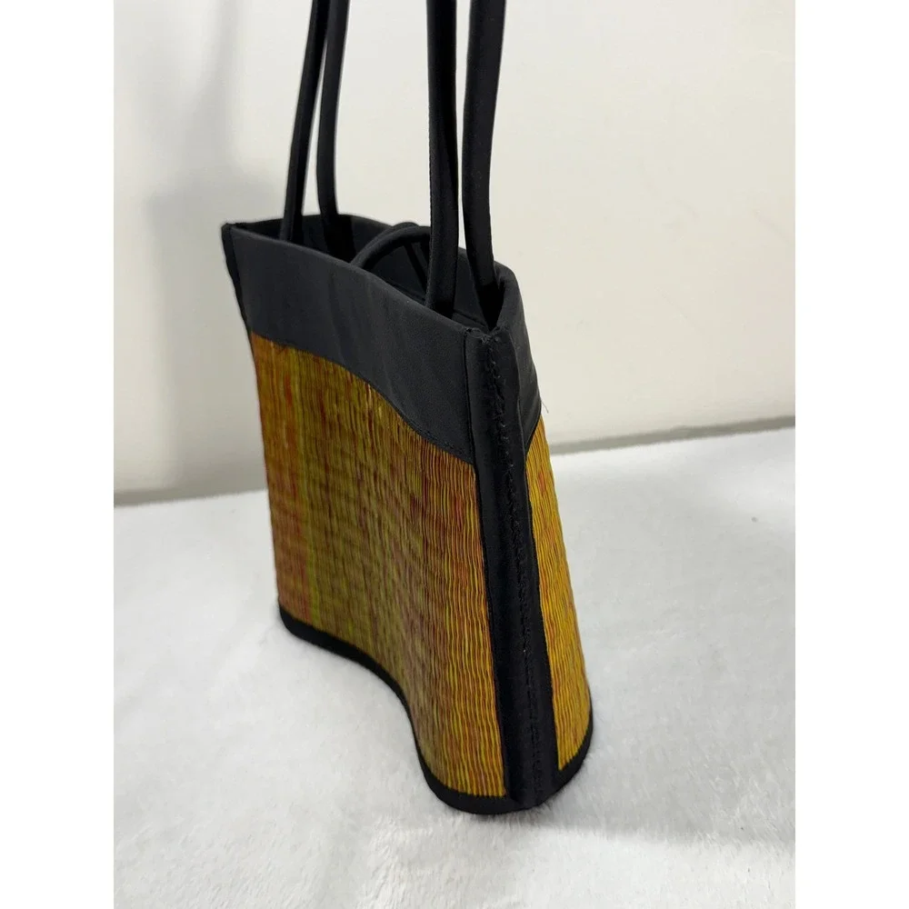 Unbranded woven straw